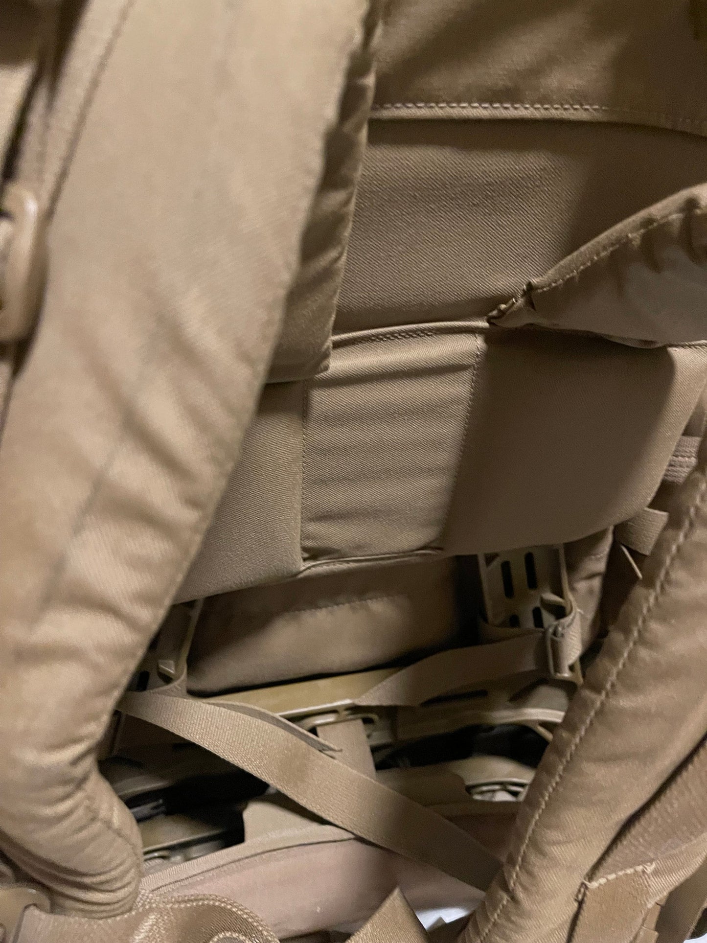 US Military USMC filbe rucksack complete with 2 new Sustainments pouches.