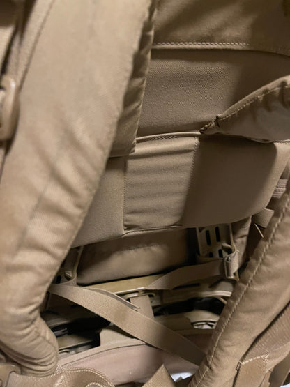 US Military USMC filbe rucksack complete with 2 new Sustainments pouches.
