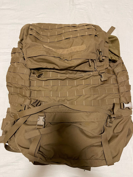 US Military USMC filbe rucksack complete with 2 new Sustainments pouches.