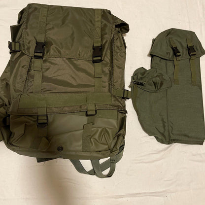 New Genuine  US Vintage Military Harris Falcon II radio pack PRC 150 Plus pouches.