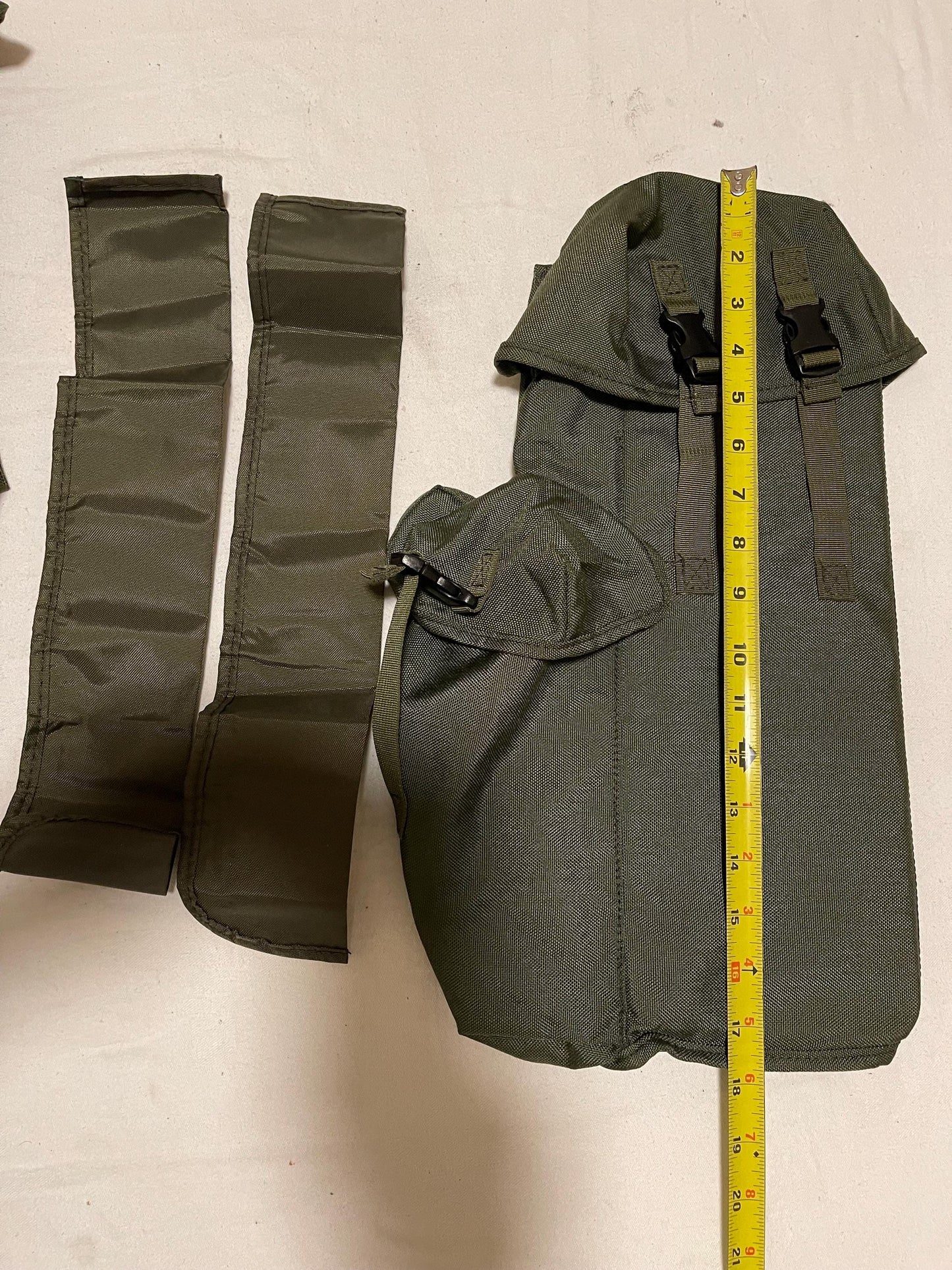 New Genuine  US Vintage Military Harris Falcon II radio pack PRC 150 Plus pouches.