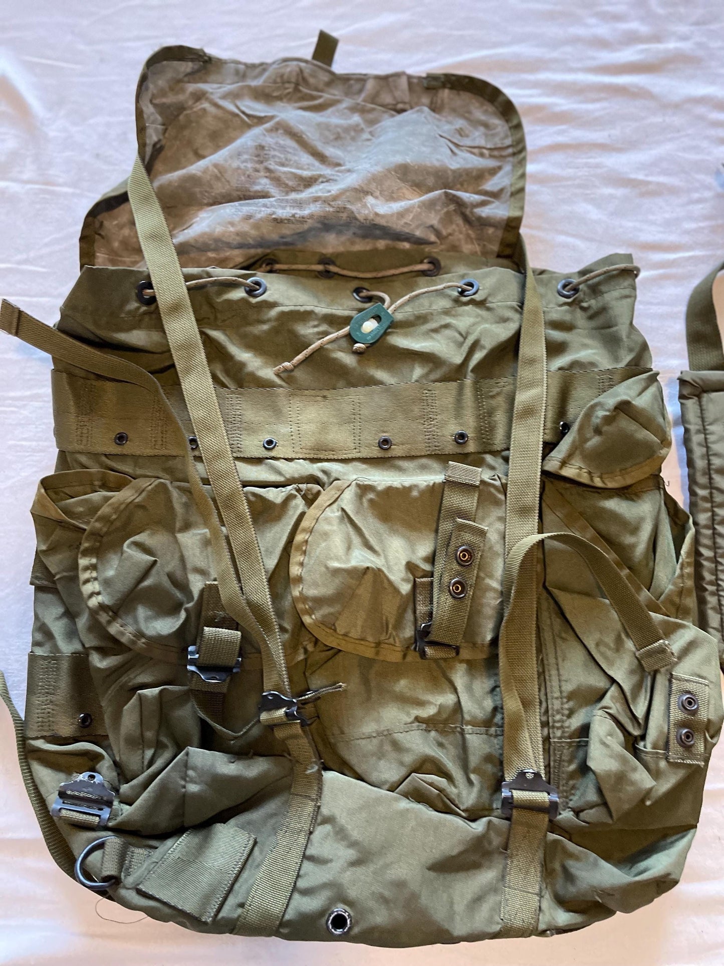 Genuine US Military Vintage Medium Alice pack with shoulder straps