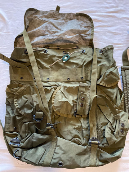 Genuine US Military Vintage Medium Alice pack with shoulder straps