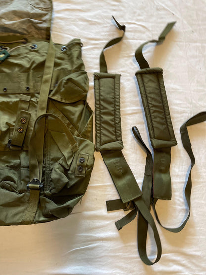 Genuine US Military Vintage Medium Alice pack with shoulder straps