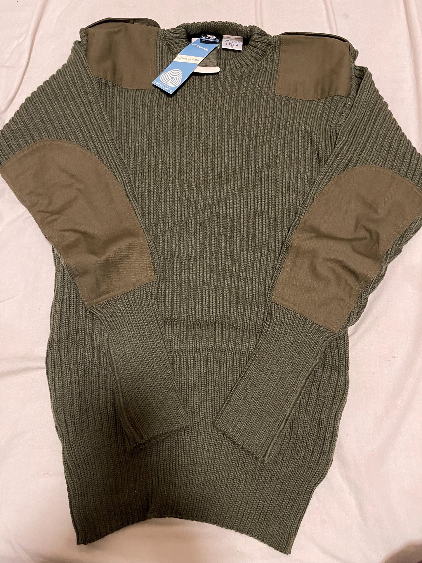 Genuine British Army Vintage 100% Wool Commando Sweater Olive Green dated 1991 New