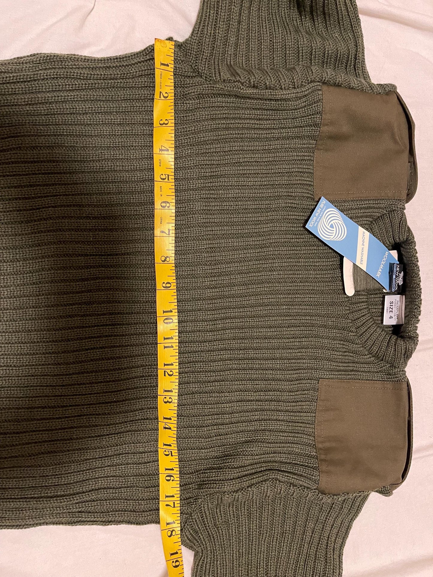 Genuine British Army Vintage 100% Wool Commando Sweater Olive Green dated 1991 New