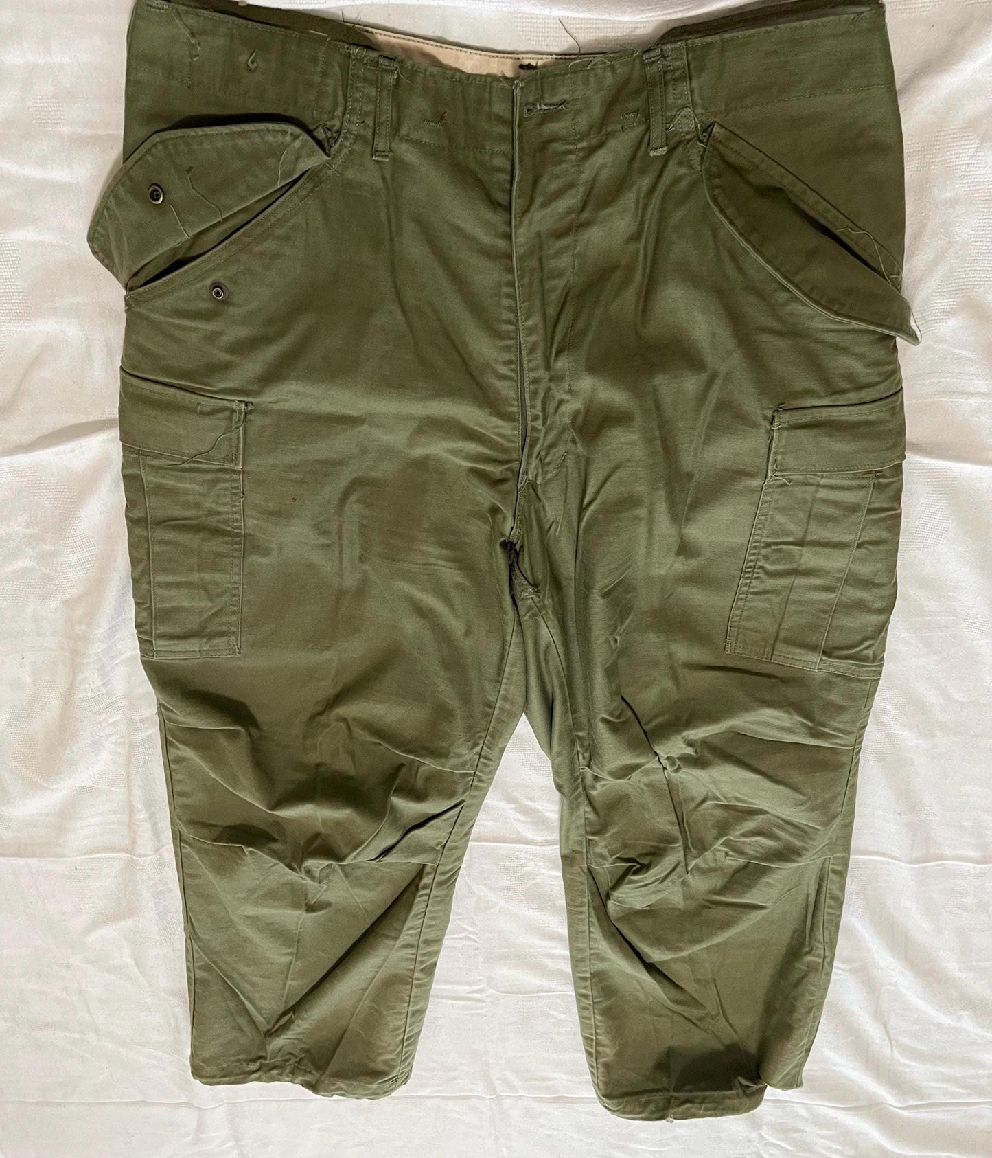 Genuine US military Vintage Vietnam era M65 Field Pants OD green From 1960’s Medium Regular with Silver zipper. Mint Med, Reg.