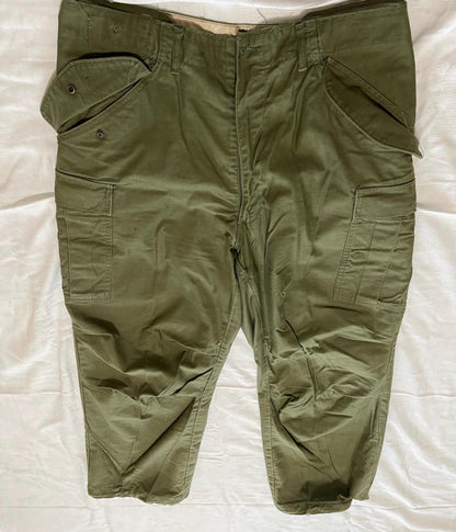 Genuine US military Vintage Vietnam era M65 Field Pants OD green From 1960’s Medium Regular with Silver zipper. Mint Med, Reg.