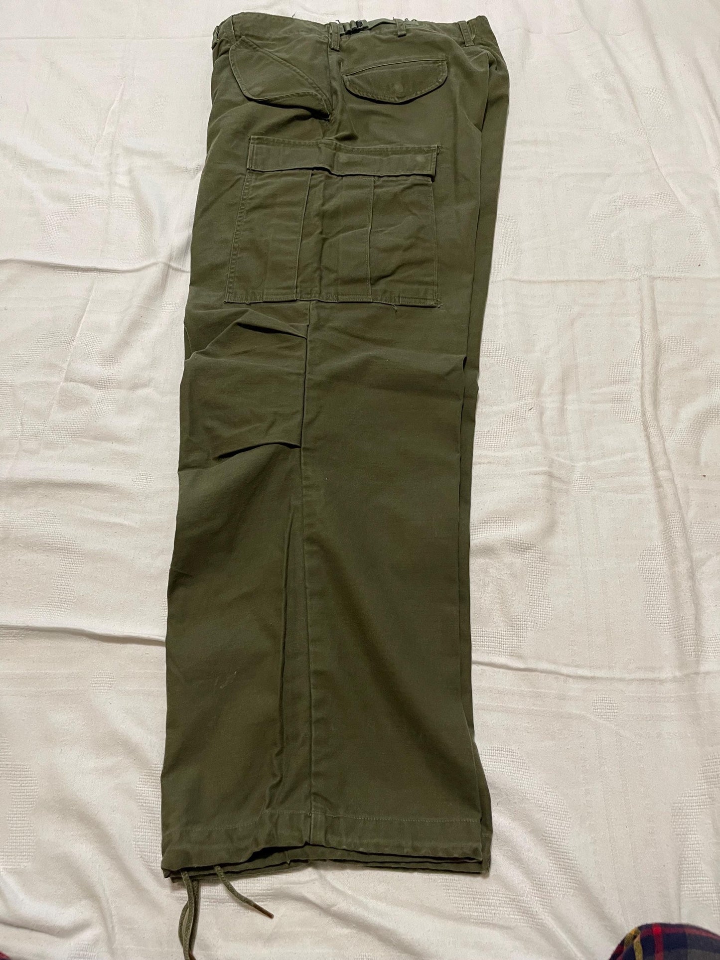 Genuine US military Vintage Vietnam era M65 Field Pants OD green From 1960’s Medium Regular with Silver zipper. Used Excellent, Small Reg.