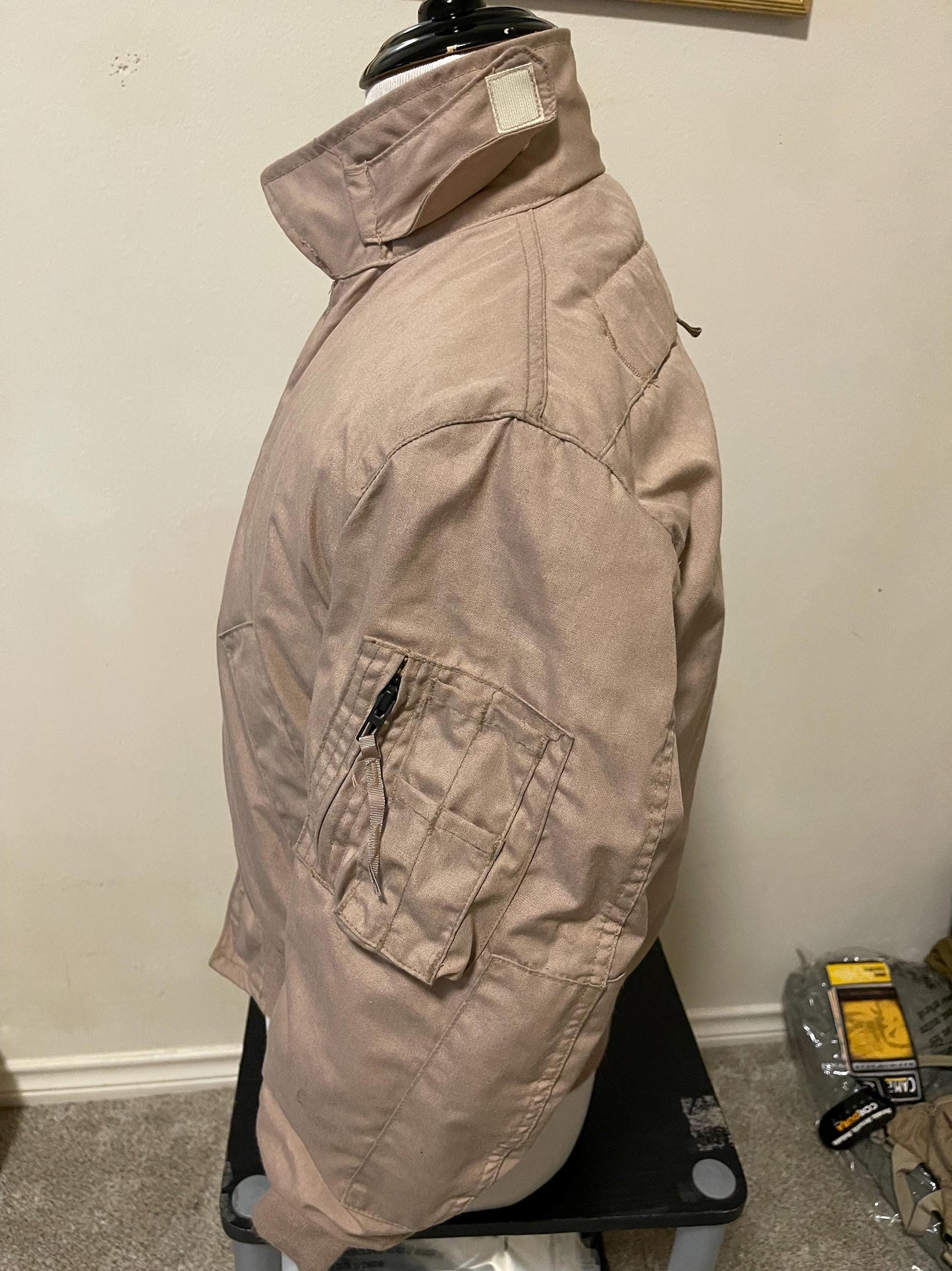 Vintage 90s Desert Tan Military Cold Weather High Temperature Resistant TANKER'S Jacket