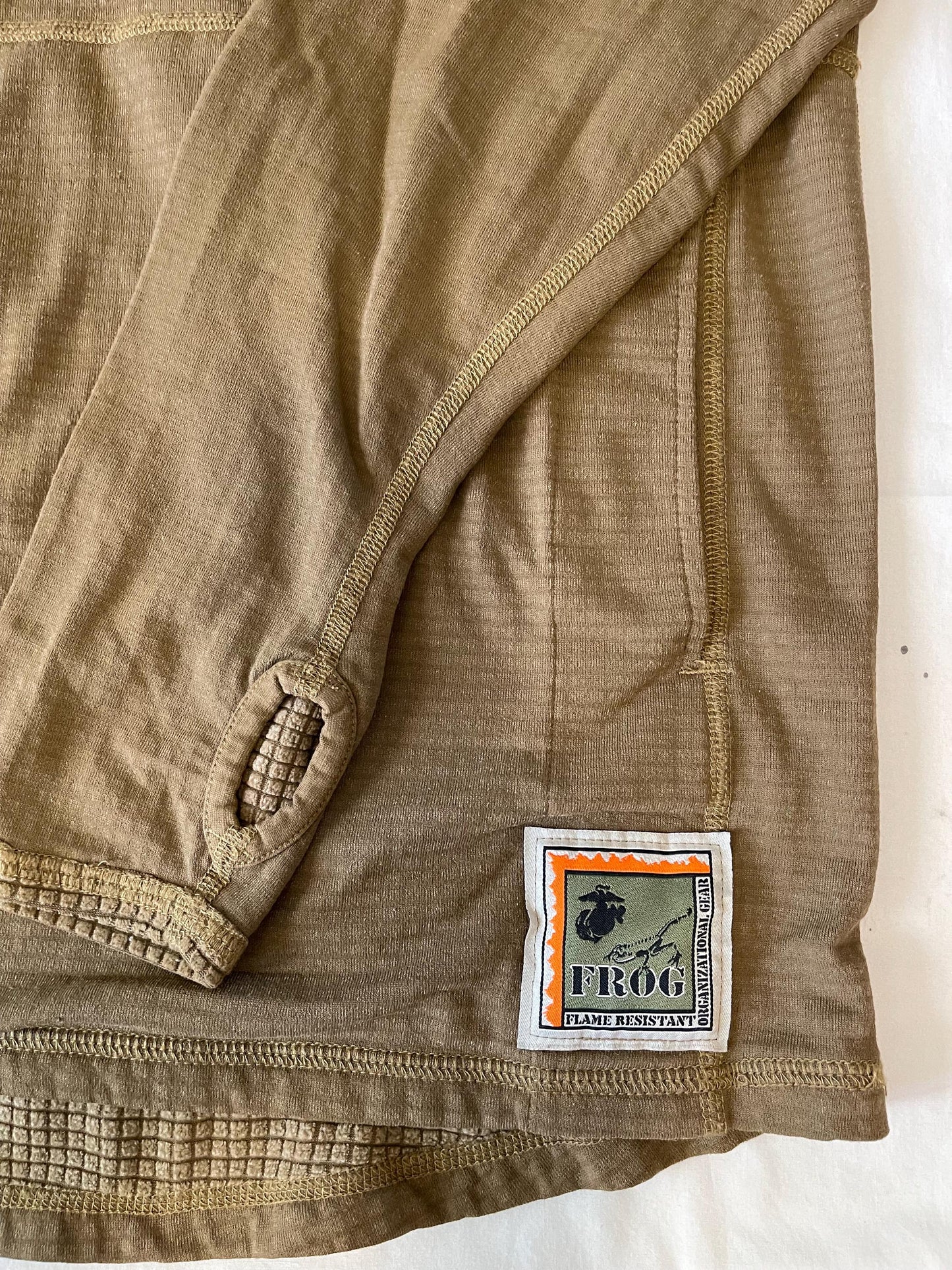 USMC marine Cold weather Level 2 grid pattern Coyote tan half zip top/ shirt. Med. Reg. & Med. Long.