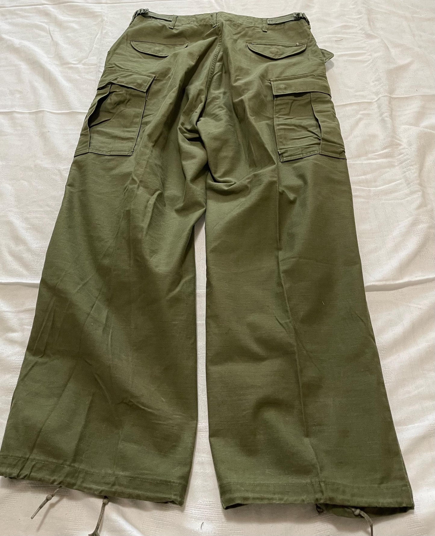 Genuine US military Vintage Vietnam era M65 Field Pants OD green From 1960’s Medium Regular with Silver zipper. Mint Med, Reg.