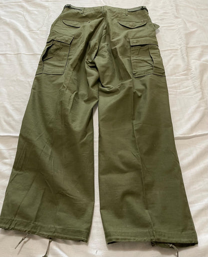 Genuine US military Vintage Vietnam era M65 Field Pants OD green From 1960’s Medium Regular with Silver zipper. Mint Med, Reg.
