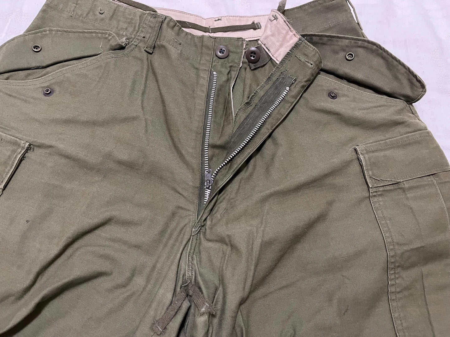 Genuine US military Vintage Vietnam era M65 Field Pants OD green From 1960’s Medium Regular with Silver zipper. Mint Med, Reg.