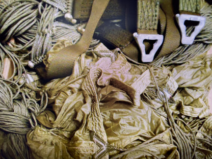 35 ft. Green US military T-10 Main Parachute with Lines, Risers and Connector Links/ without invert netting