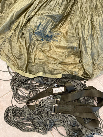 35 ft. Green US military T-10 Main Parachute with Lines, Risers and Connector Links/ without invert netting