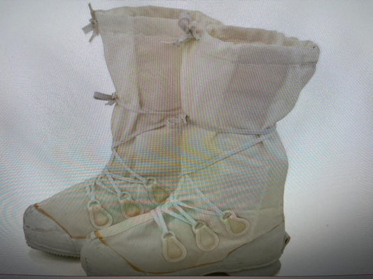 Canadian Military vintage white ACTON® Mukluk over boots W/liner new Assorted sizes.