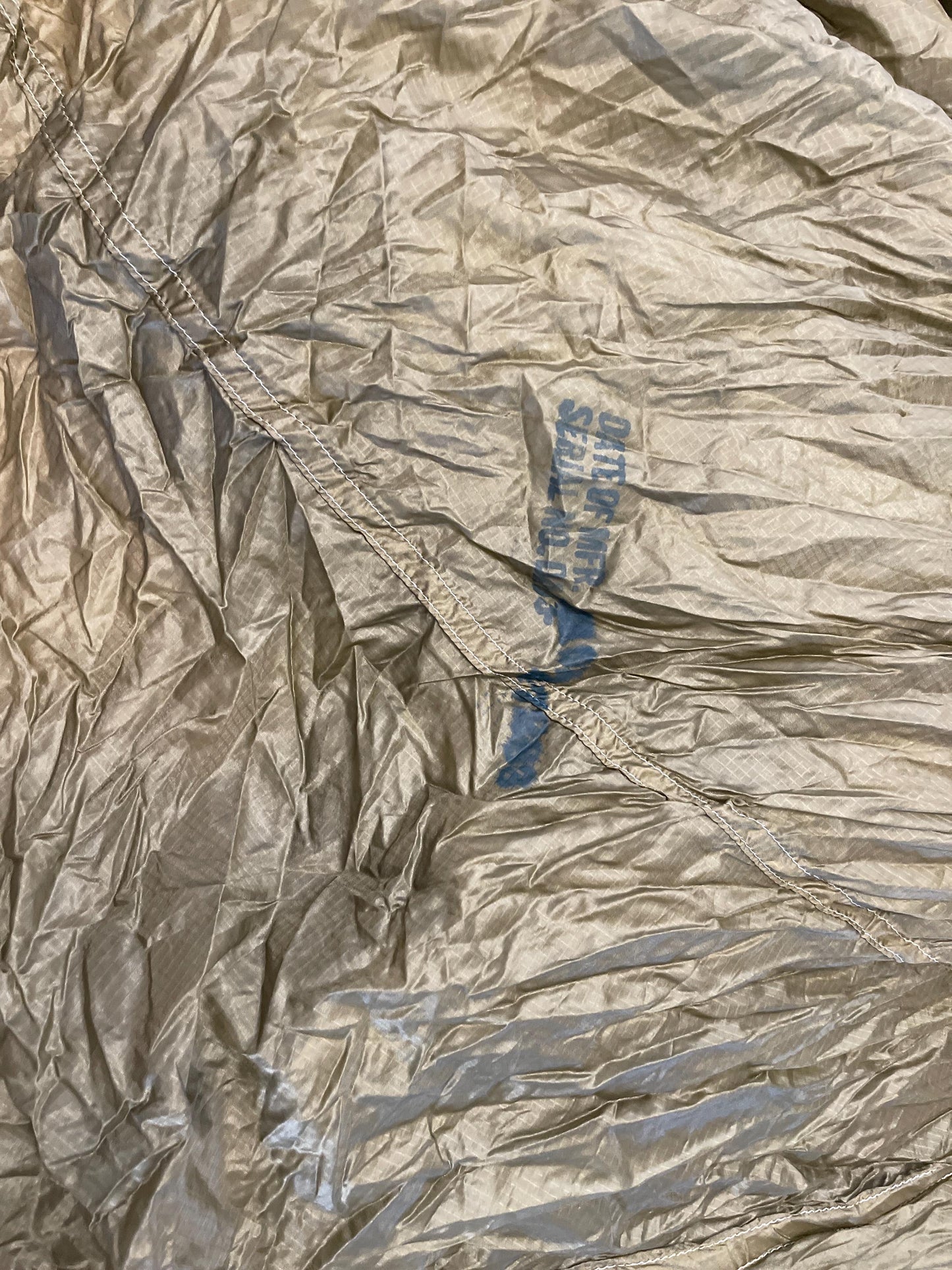 35 ft. Green US military T-10 Main Parachute with Lines, Risers and Connector Links/ without invert netting