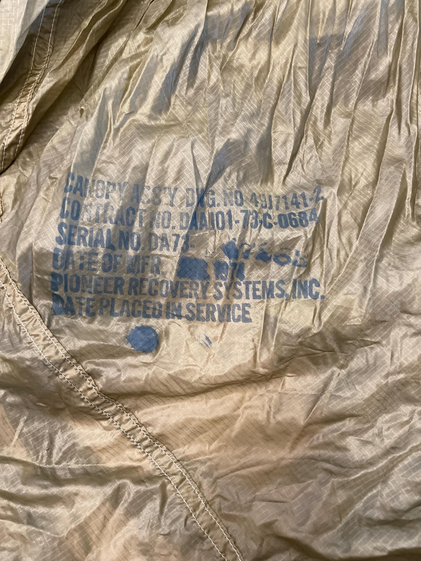 35 ft. Green US military T-10 Main Parachute with Lines, Risers and Connector Links/ without invert netting