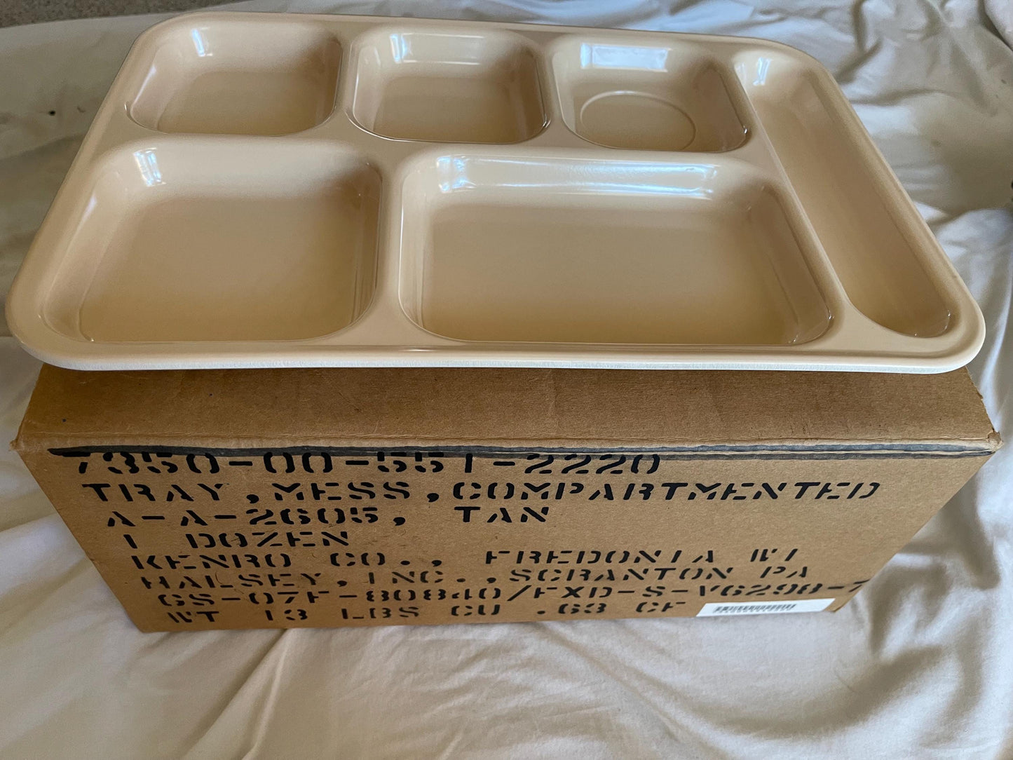 Lot of 4 US military  mess  trays new tan color. Set of 4 trays.