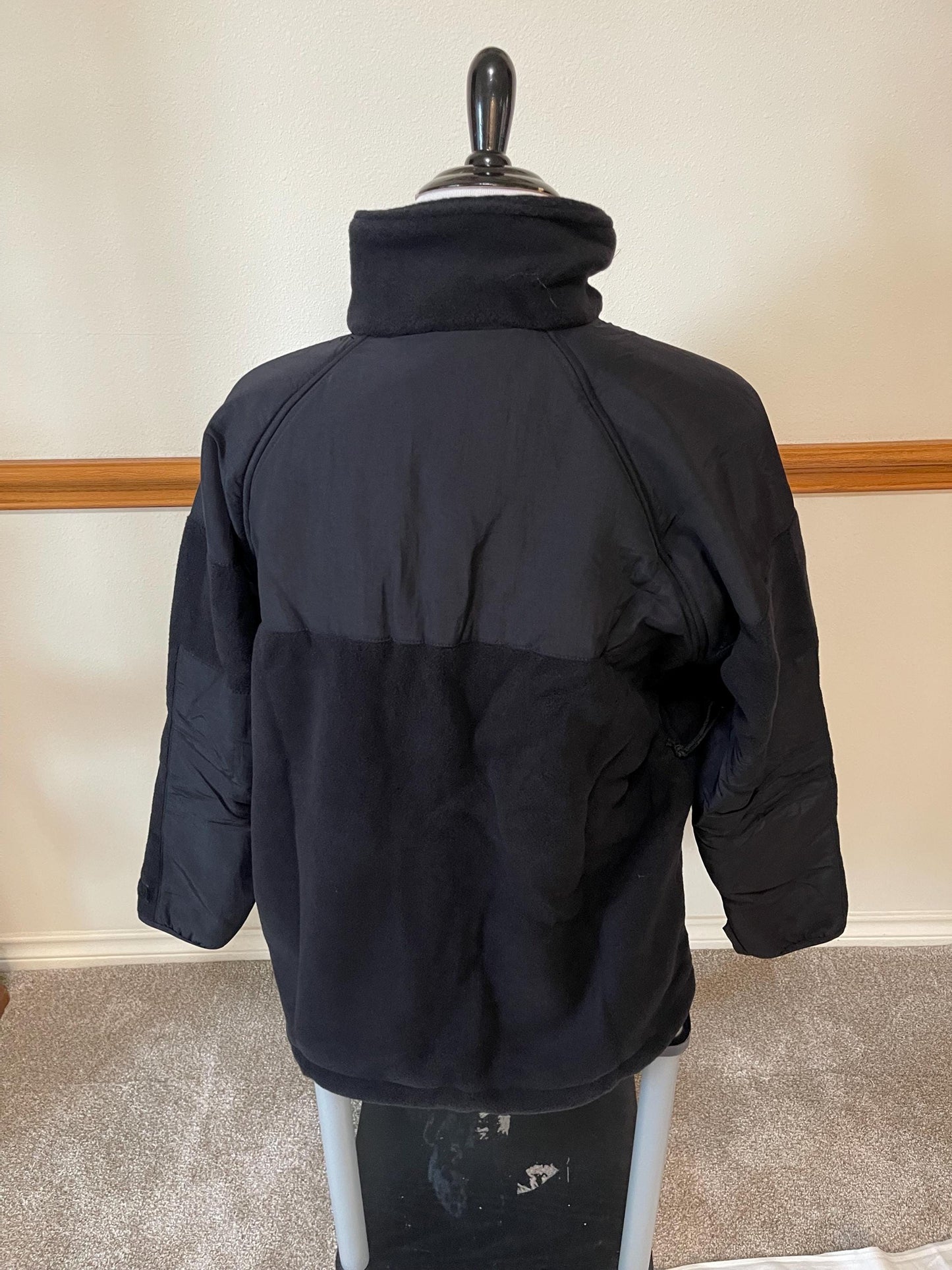 US Military Polartec Fleece Jacket Classic 300 Cold Weather Small &  Medium Regular Black Heavy weight.