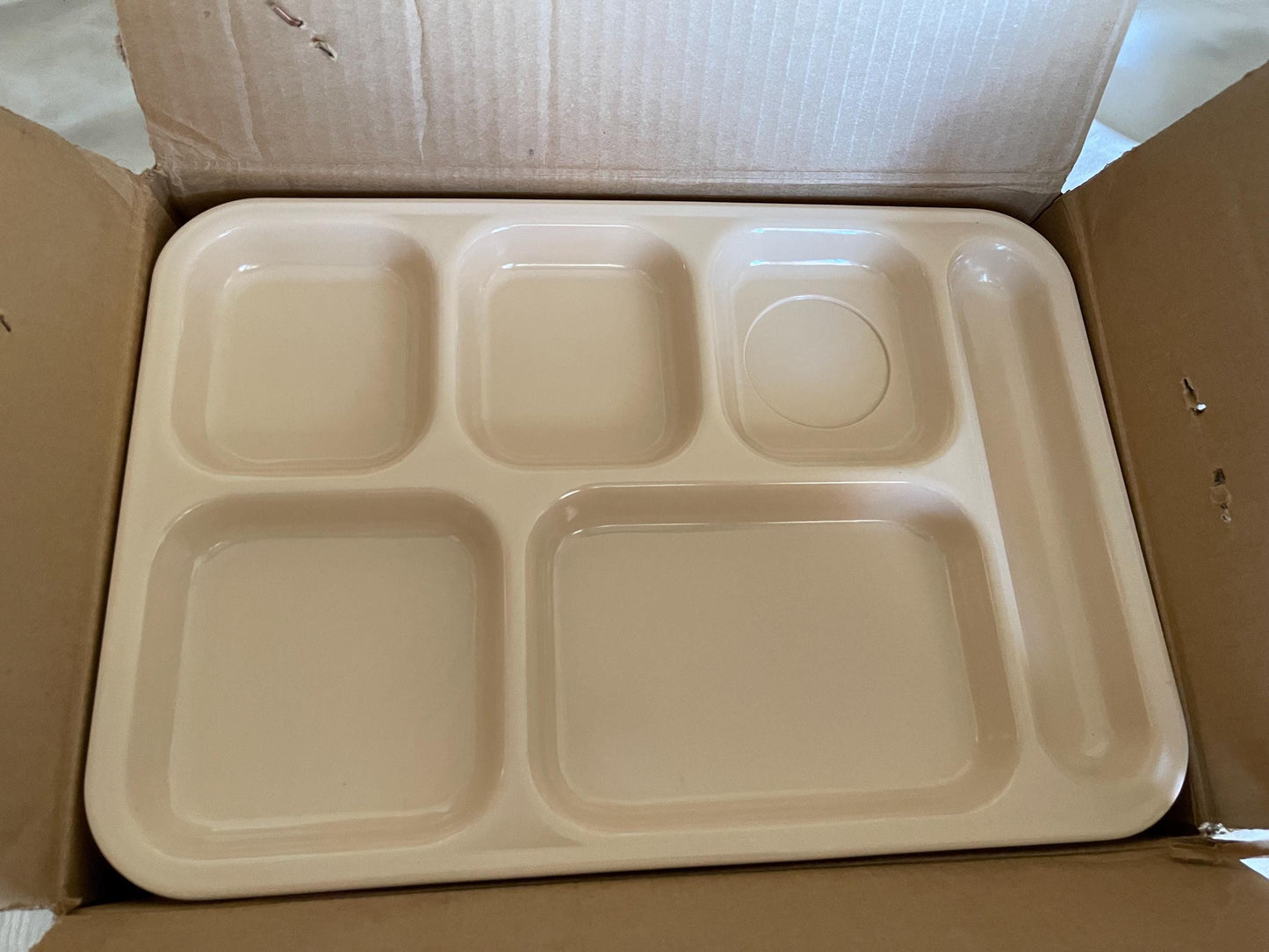 Lot of 4 US military  mess  trays new tan color. Set of 4 trays.