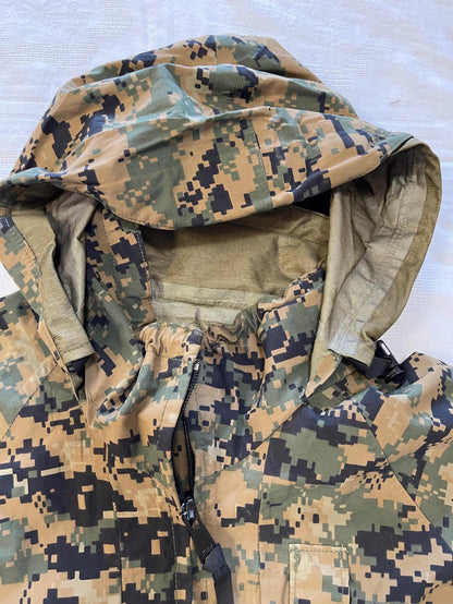 Small Reg - USMC Woodland MARPAT GoreTex Parka Jacket Extreme Cold Marine Corps, Like New.