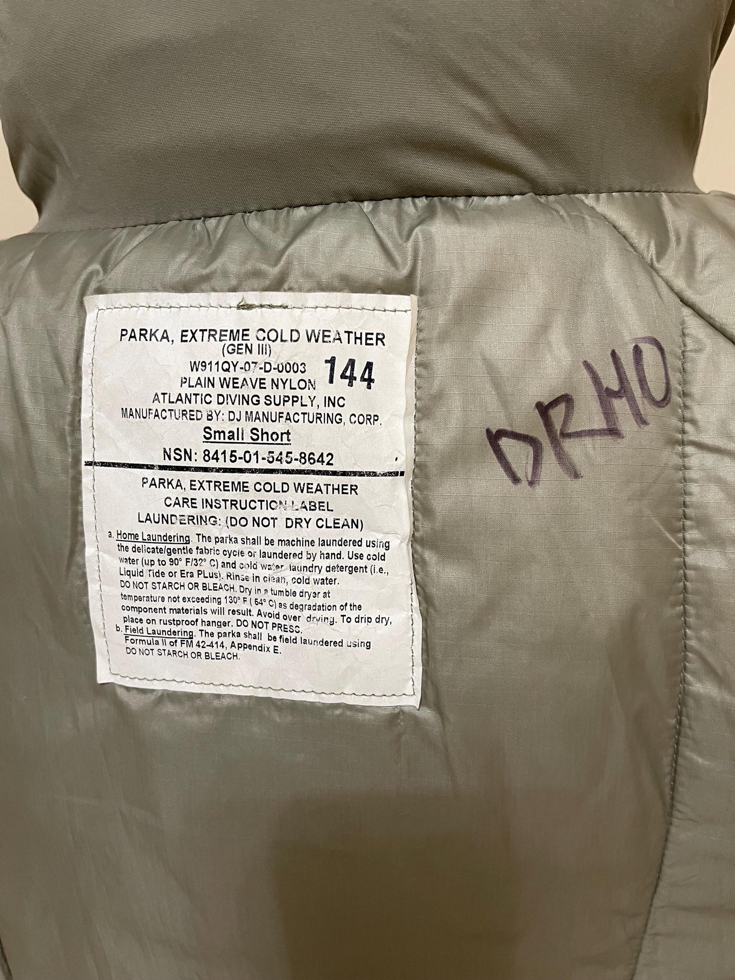 Original U.S Army Primaloft GEN III Level 7 Extreme Cold Weather Parka (ECWCS) Jacket Coat Uniform Military Snow Wet Weather, Small Short.