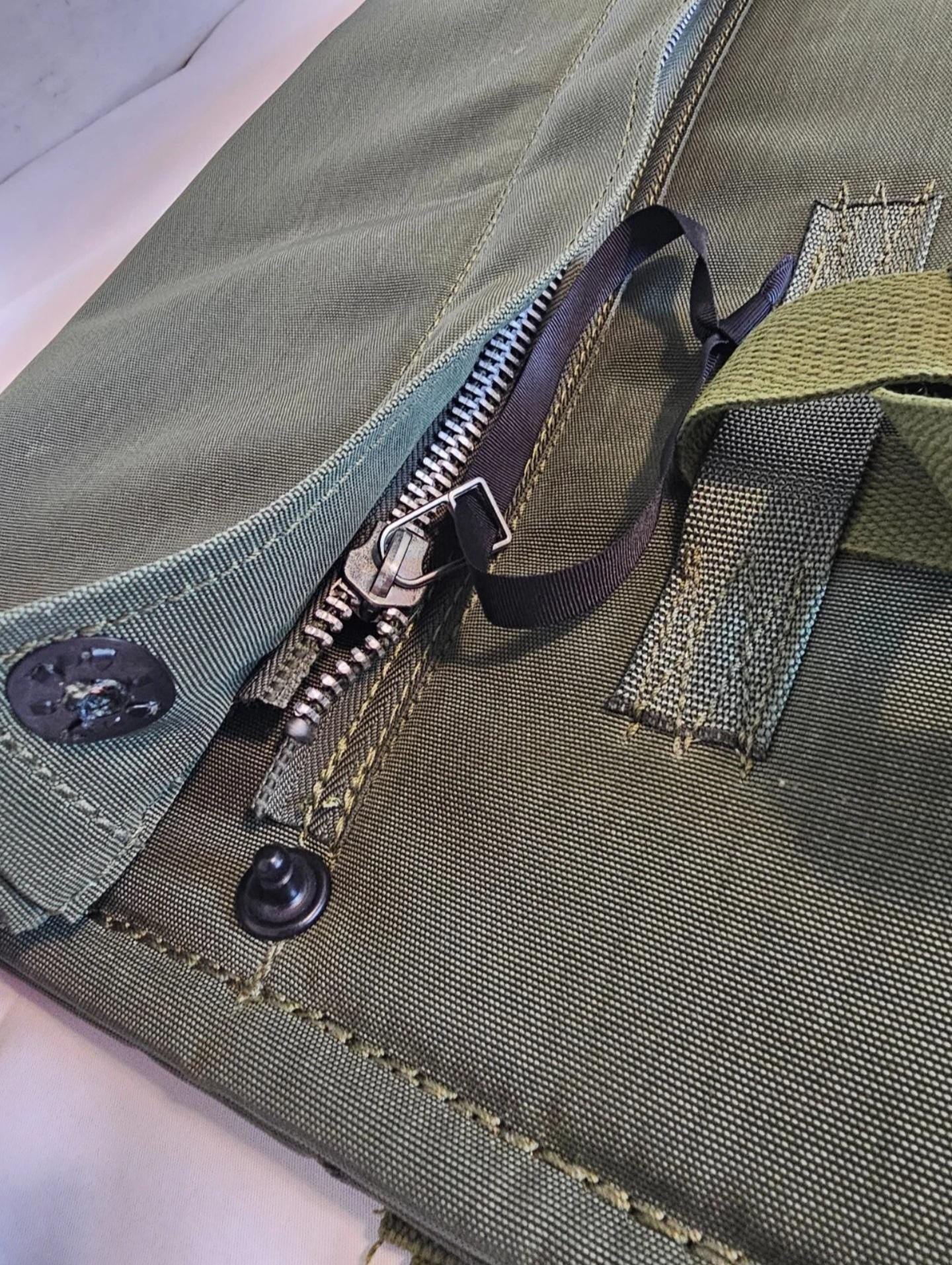 US military Parachutists Individual Weapons case nylon M-1950