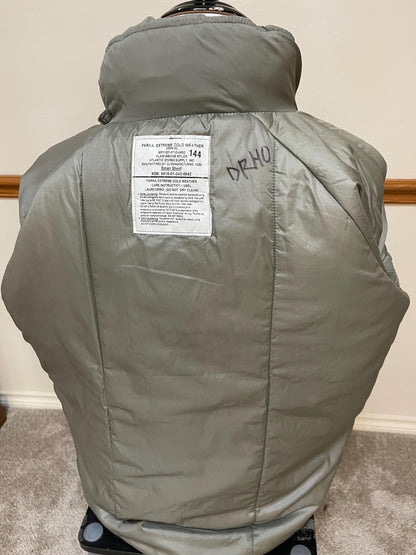 Original U.S Army Primaloft GEN III Level 7 Extreme Cold Weather Parka (ECWCS) Jacket Coat Uniform Military Snow Wet Weather, Small Short.