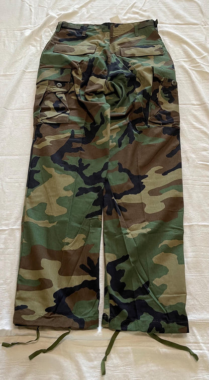 Genuine US military woodland camouflage nylon/Cotton 50/50 nyco pants Small Regular New.
