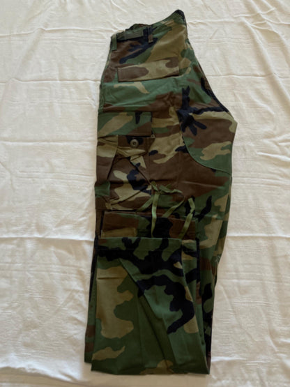 Genuine US military woodland camouflage nylon/Cotton 50/50 nyco pants Small Regular New.