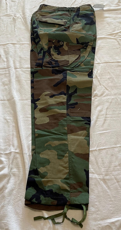 Genuine US military woodland camouflage nylon/Cotton 50/50 nyco pants Small Regular New.