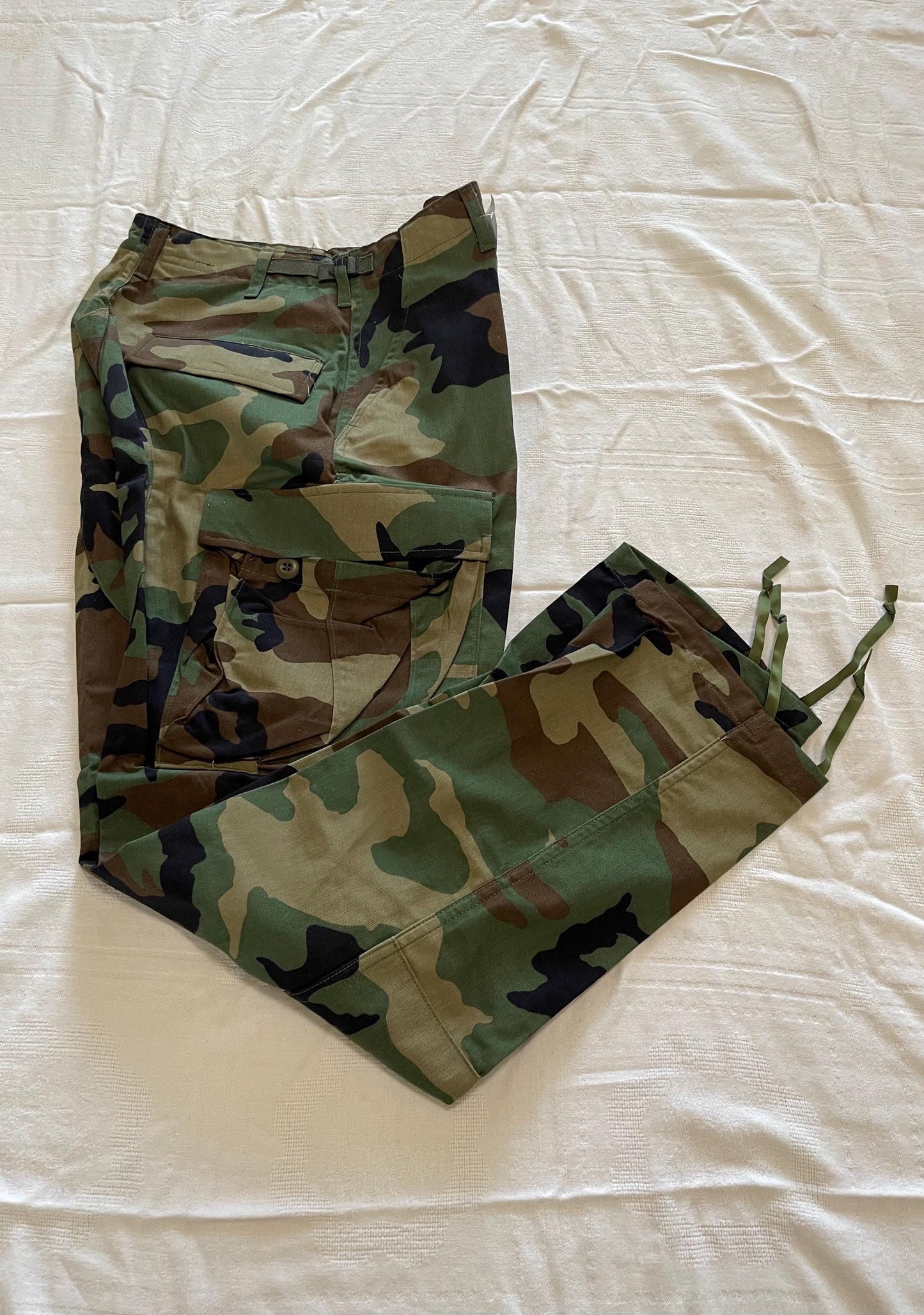 Genuine US military woodland camouflage nylon/Cotton 50/50 nyco pants Small Regular New.
