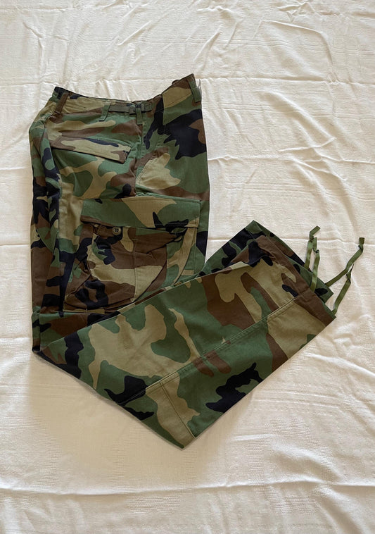 Genuine US military woodland camouflage nylon/Cotton 50/50 nyco pants Small Regular New.