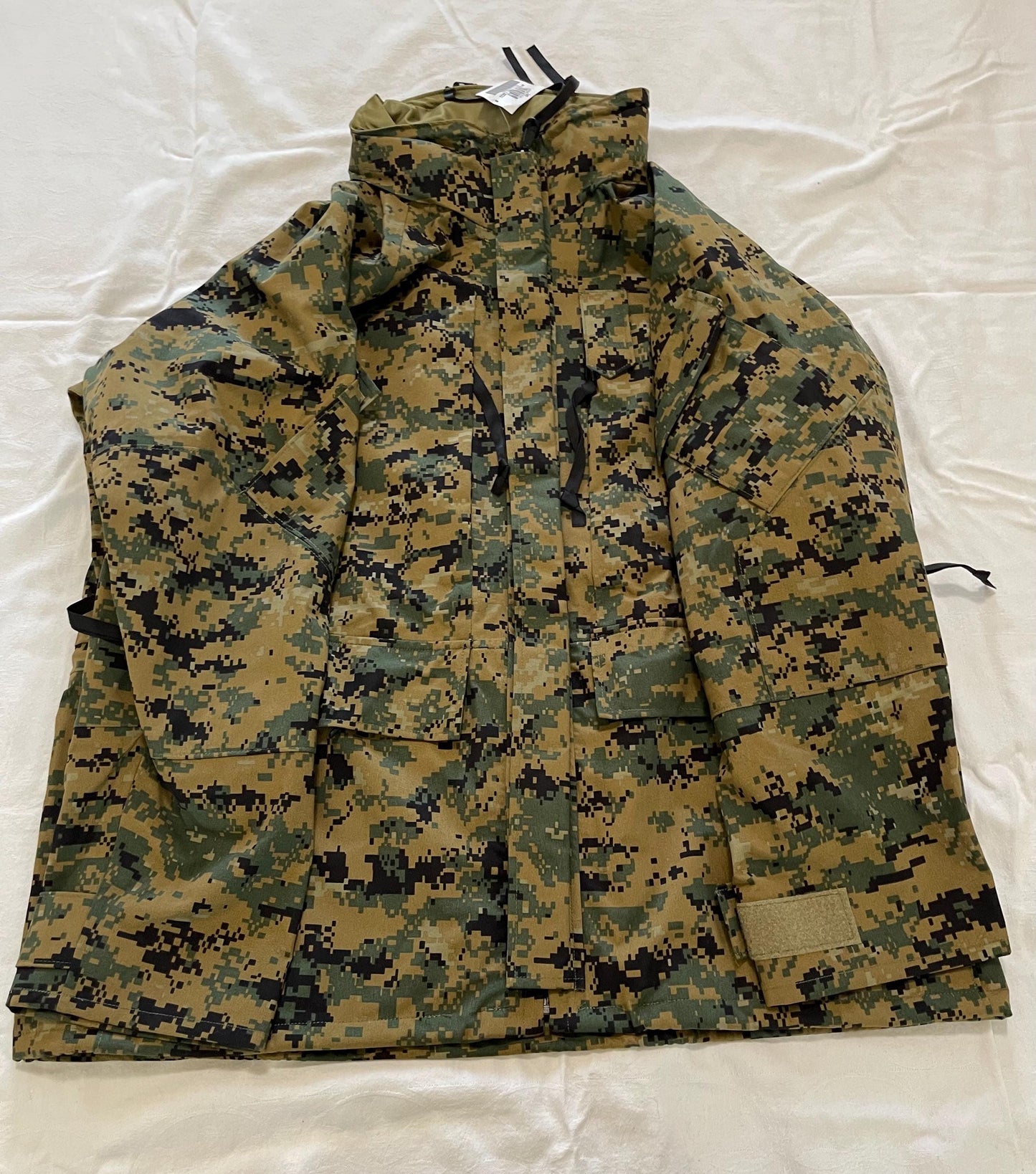 Genuine USMC Woodland Marpat digital ECW  Goretex marine jacket Large Regular new with tag