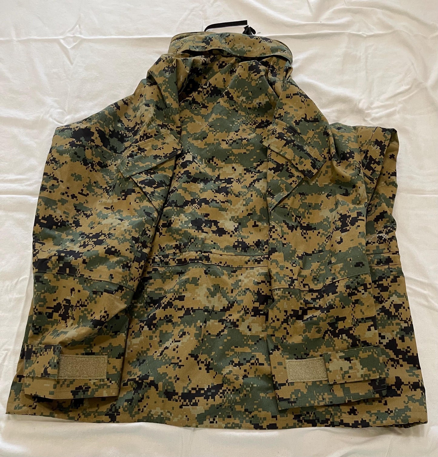 Genuine USMC Woodland Marpat digital ECW  Goretex marine jacket Large Regular new with tag