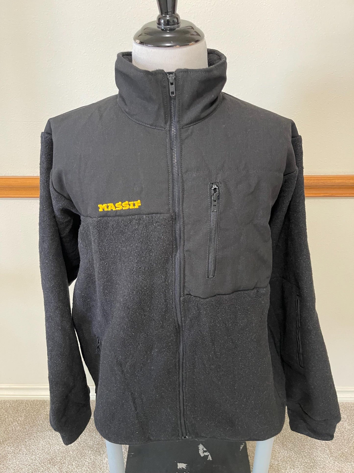 US military Massif Fire resistant heavyweight Fleece Jacket XXL. Black, new.