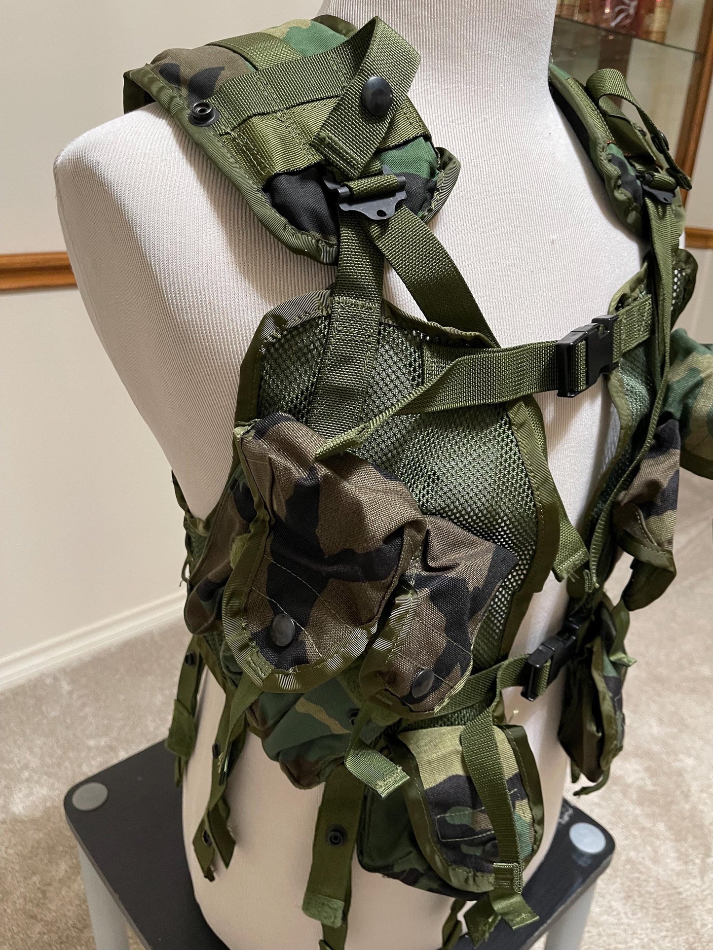 US military woodland camouflage load bearing extended vest Gen 2 new