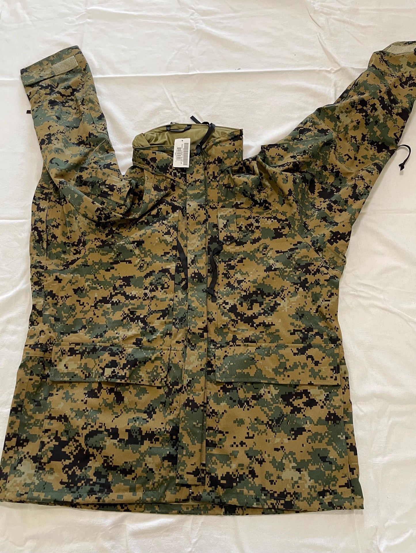Genuine USMC Woodland Marpat digital ECW  Goretex marine jacket Large Regular new with tag