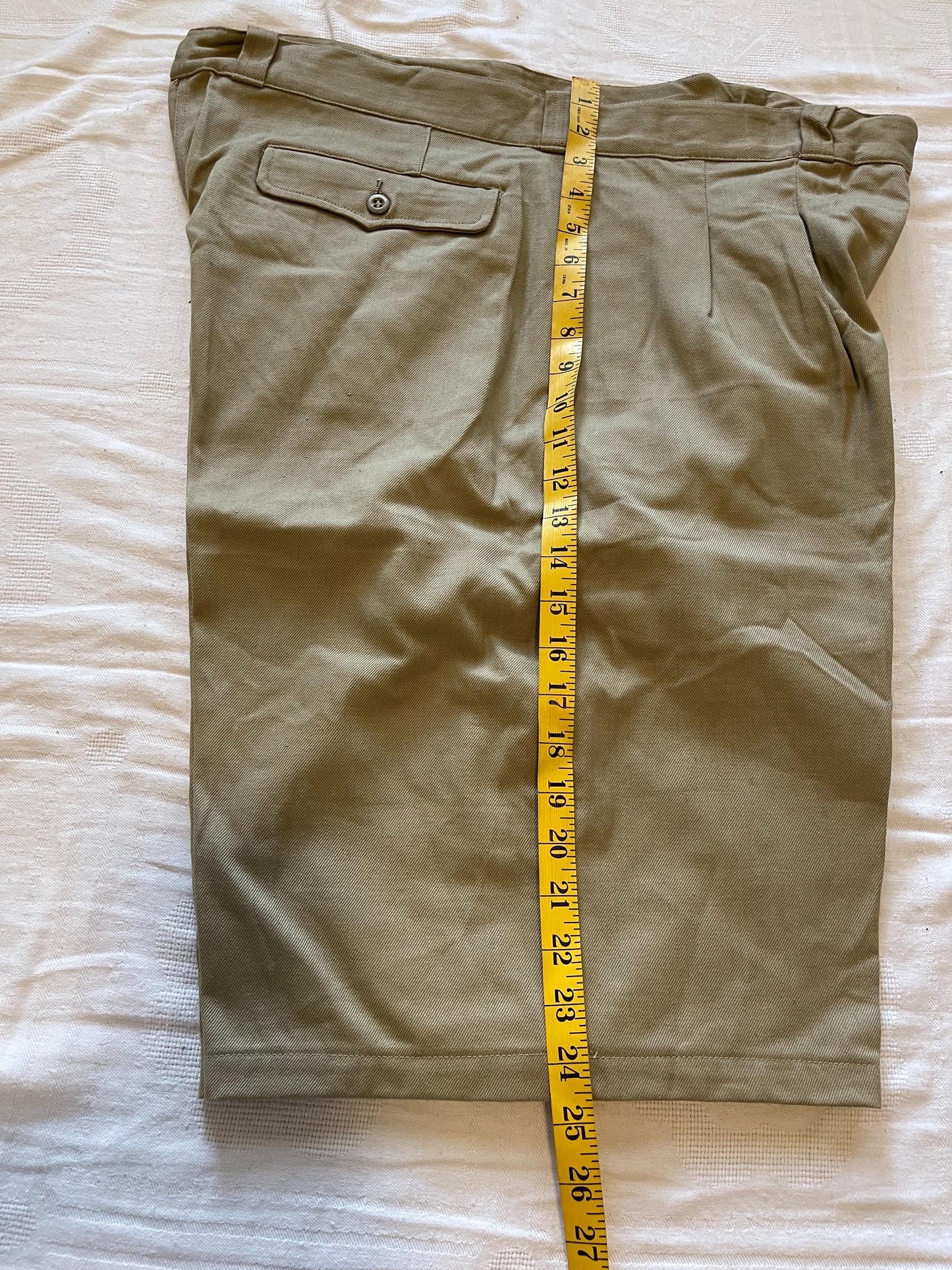 Genuine French Army Vintage Cotton/Twill M1952 Chino Khaki Short In New Mint Condition.