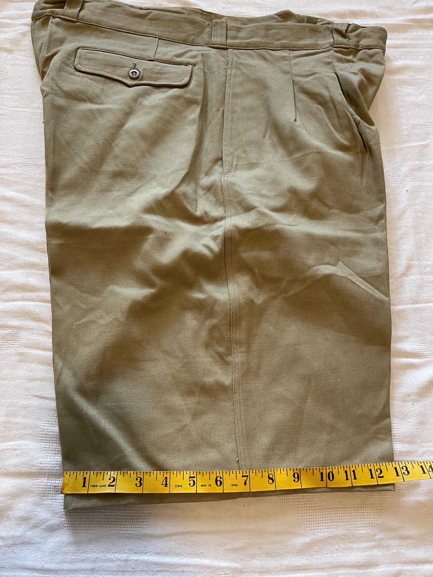 Genuine French Army Vintage Cotton/Twill M1952 Chino Khaki Short In New Mint Condition.
