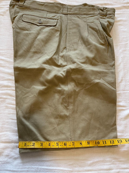 Genuine French Army Vintage Cotton/Twill M1952 Chino Khaki Short In New Mint Condition.