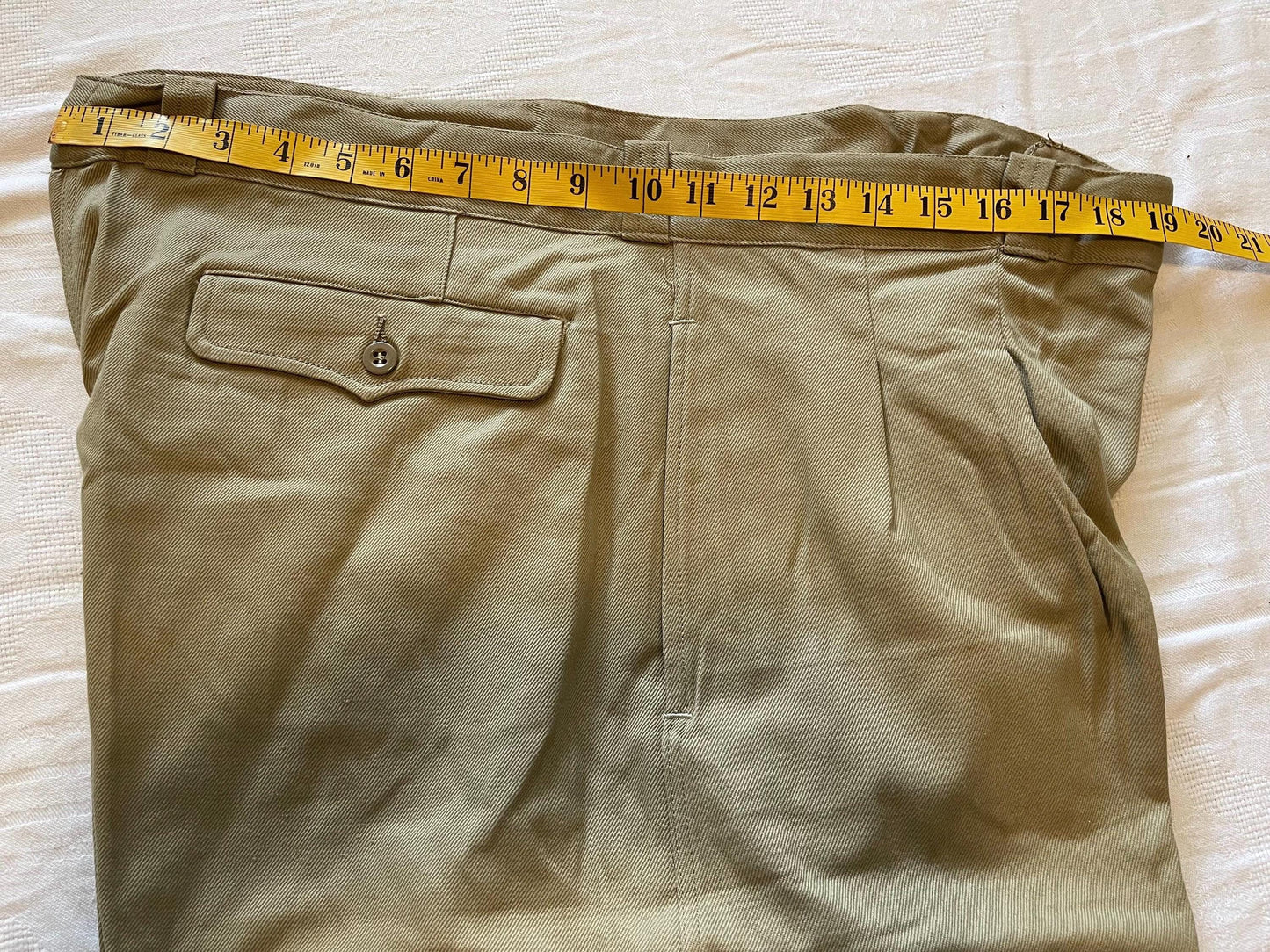 Genuine French Army Vintage Cotton/Twill M1952 Chino Khaki Short In New Mint Condition.