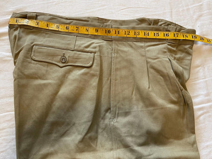 Genuine French Army Vintage Cotton/Twill M1952 Chino Khaki Short In New Mint Condition.