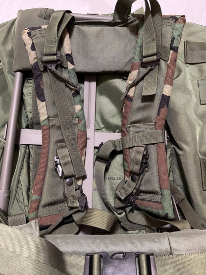 Genuine Vintage Vietnam US Military Large Alice pack complete with frames, shoulder straps and waist belt all original parts