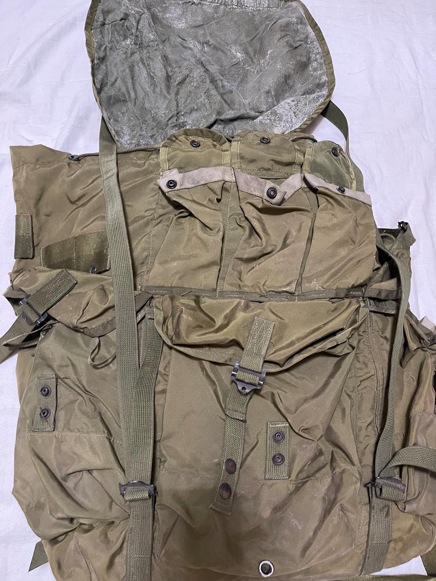 Genuine Vintage Vietnam US Military Large Alice pack complete with frames, shoulder straps and waist belt all original parts