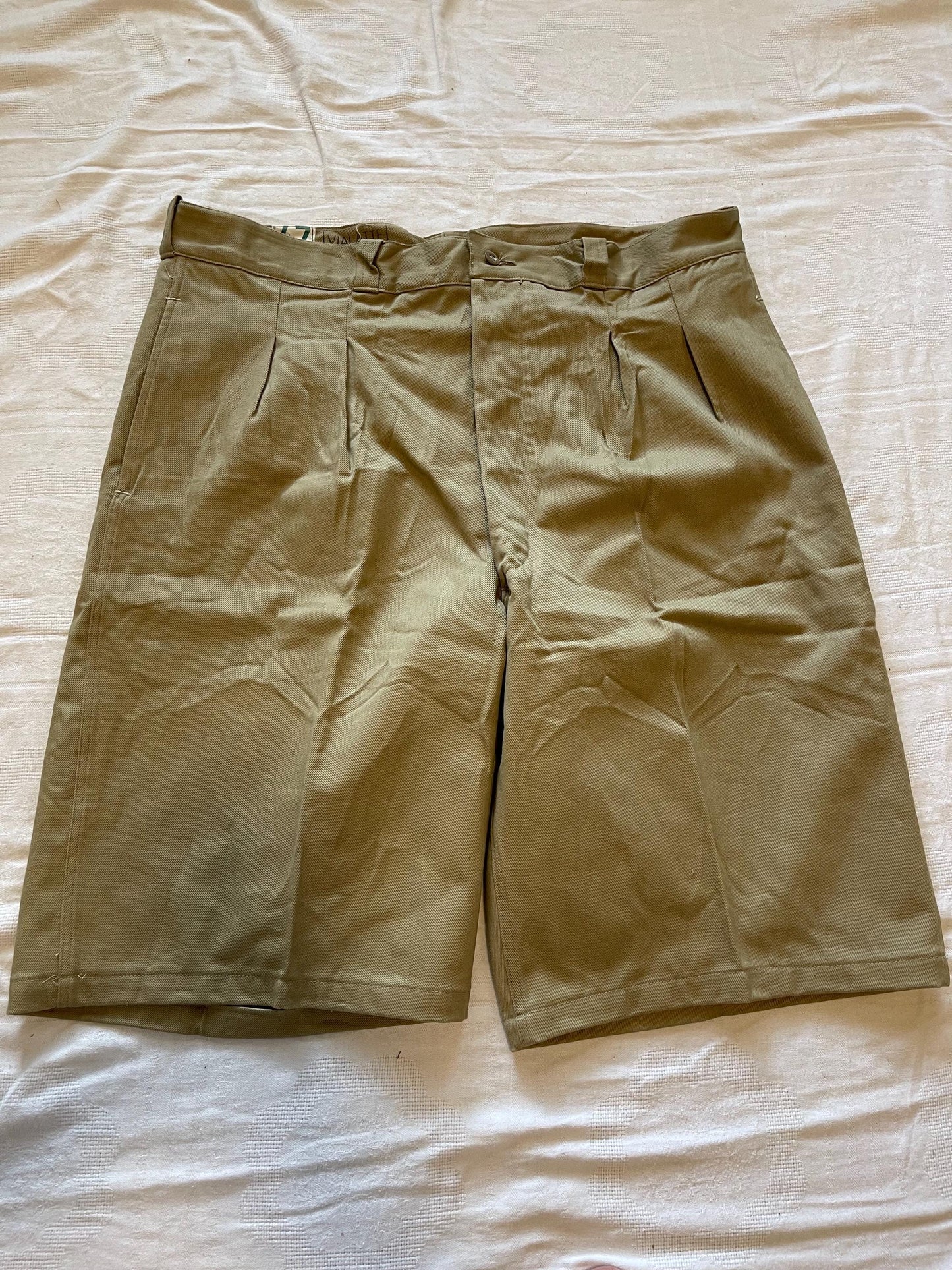 Genuine French Army Vintage Cotton/Twill M1952 Chino Khaki Short In New Mint Condition.