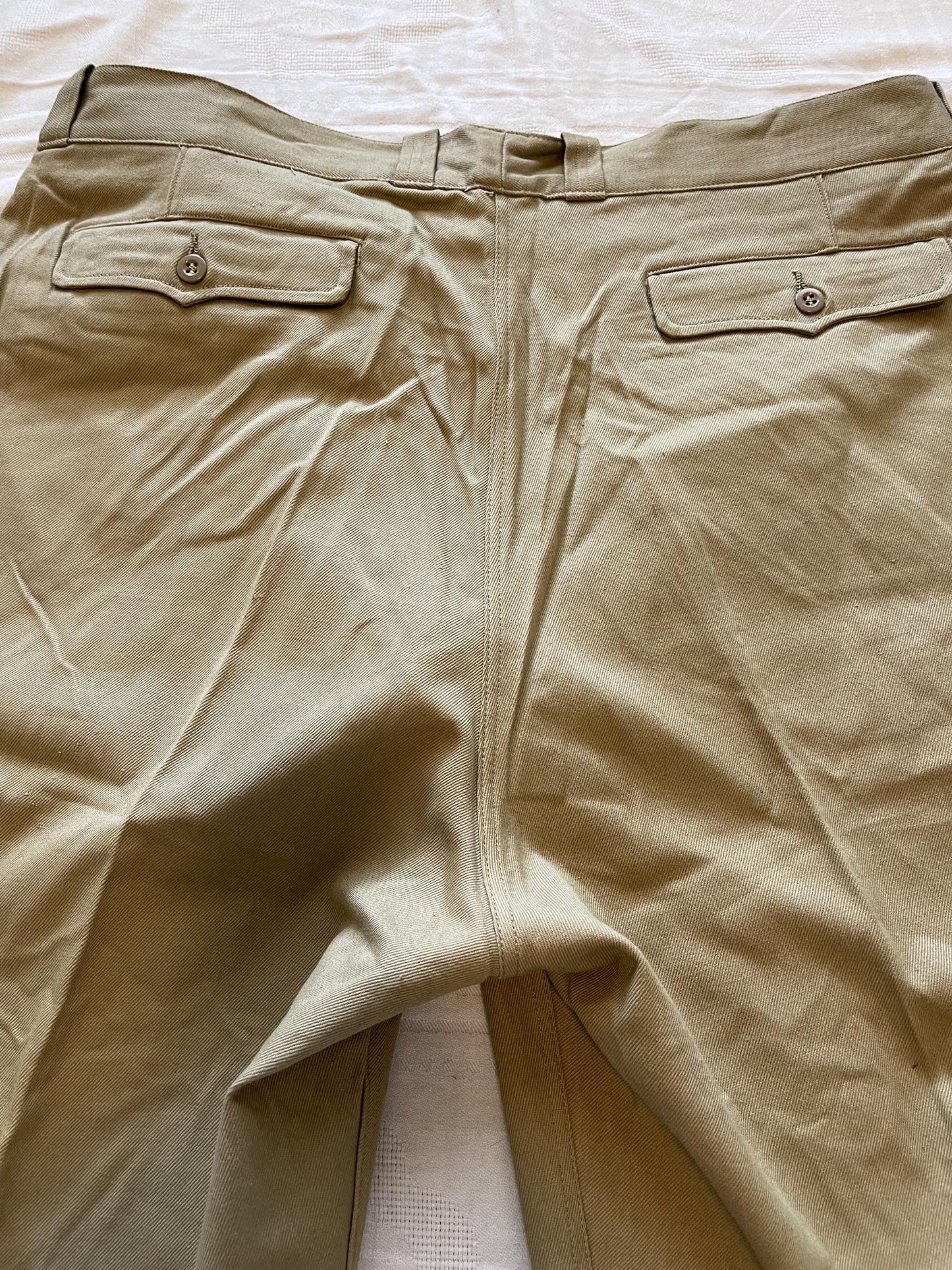 Genuine French Army Vintage Cotton/Twill M1952 Chino Khaki Short In New Mint Condition.