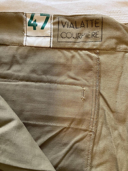 Genuine French Army Vintage Cotton/Twill M1952 Chino Khaki Short In New Mint Condition.